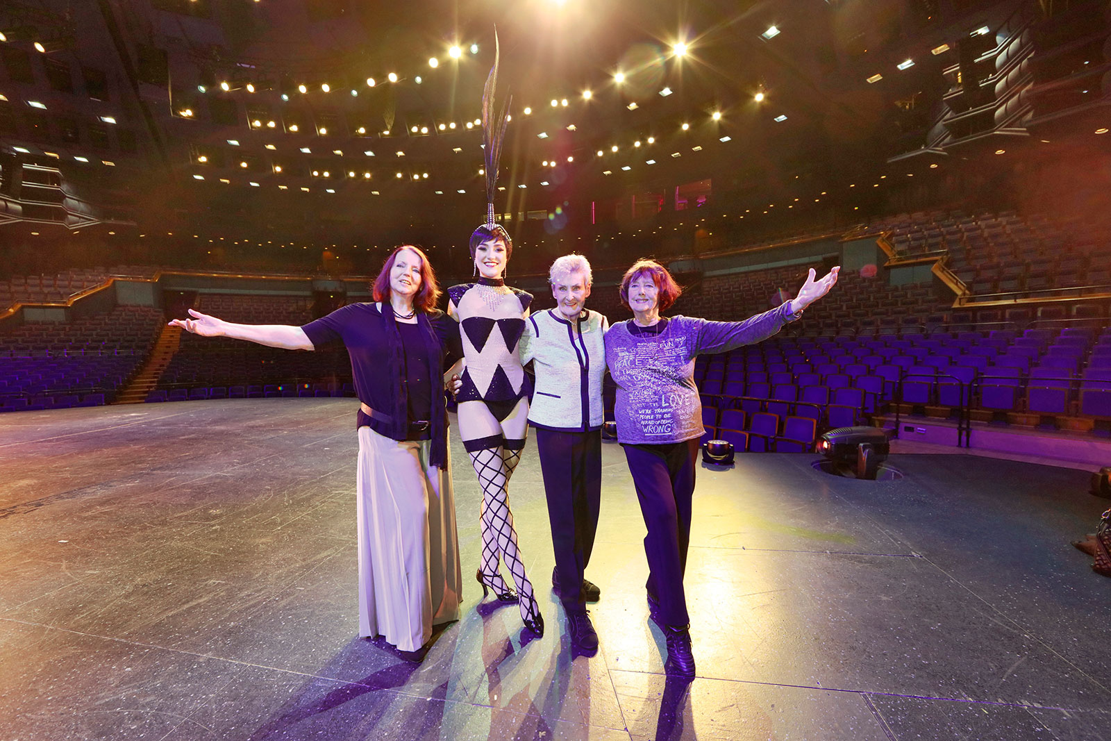 FSP_PR_2017-10-16_Hiller_Girls_im_Palast_web Revue-Legenden am Palast: Hiller-Girls besuchen THE ONE Grand Show