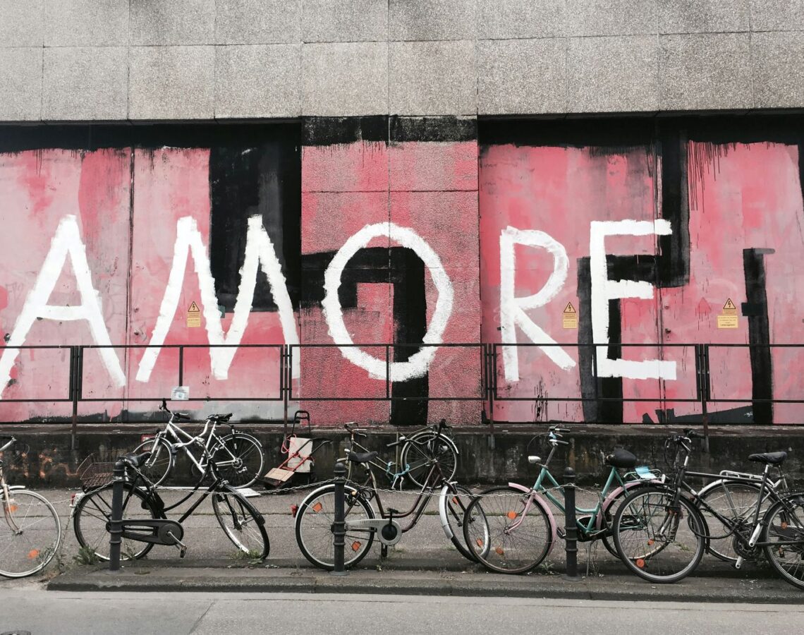 Grafity Bild mit Amore Aufschrift