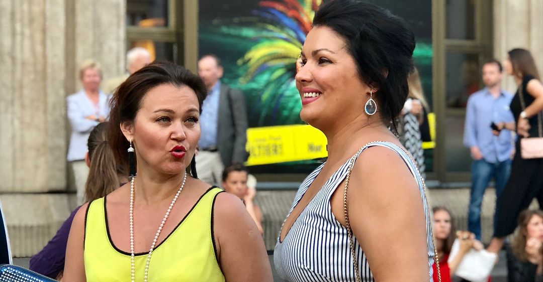 THE ONE Anna Netrebko zu Besuch im Palast