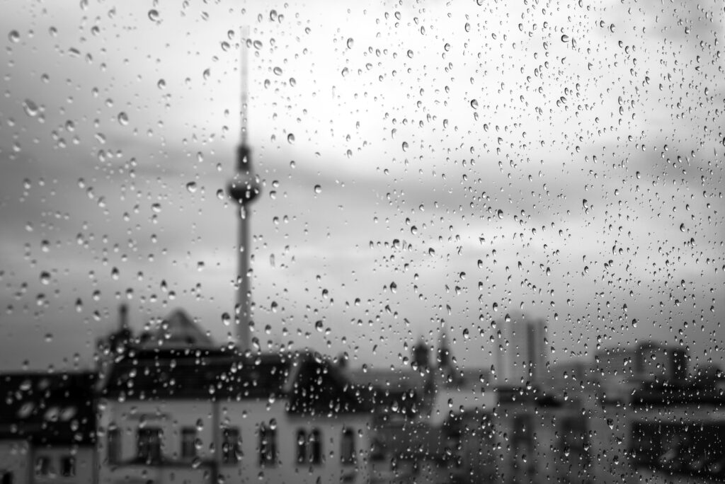 Fernsehturm Berlin bei Regen