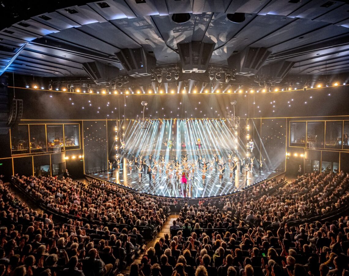 Finale von BLINDED by DELIGHT, Foto von Chris Moylan, Friedrichstadt-Palast