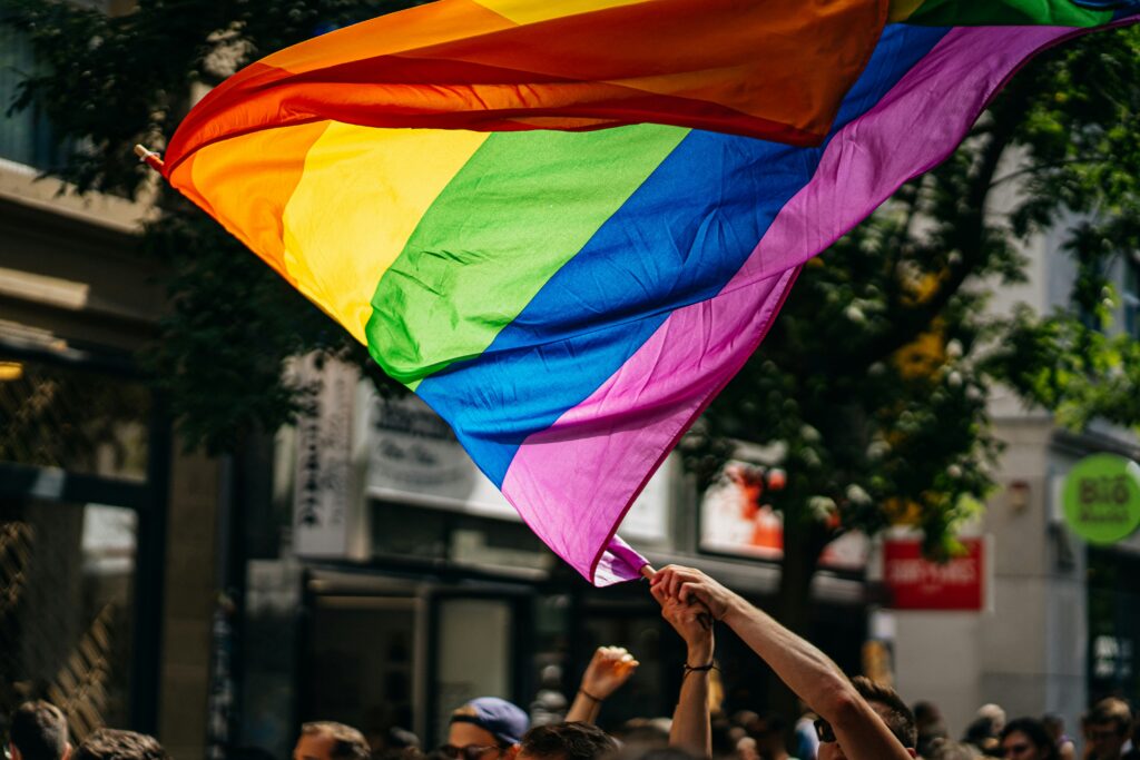 große Regenbogenflagge